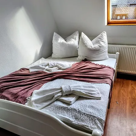 Appartement Yourfavoritebed 100m2 Designwohnung Mit Vollausstattung