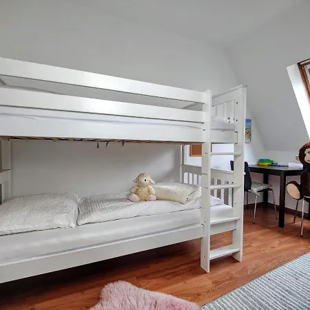 Yourfavoritebed 100m2 Designwohnung Mit Vollausstattung * Plauen